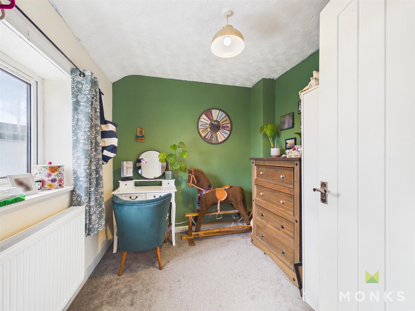 33 Moors Bank, Oswestry, SY10 7BG For Sale